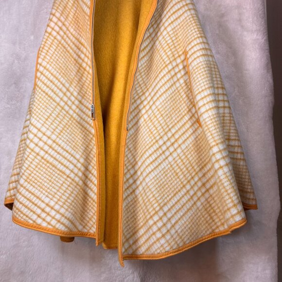 A0040 Vintage 60s 100% Wool Reversible Poncho Cape Plaid Yellow Zip Up One Size - Picture 6 of 8